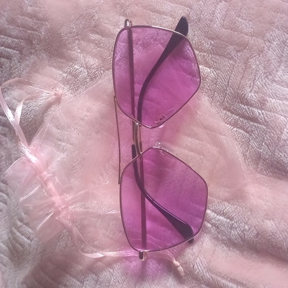 Women pink shaded sunglasses 😎